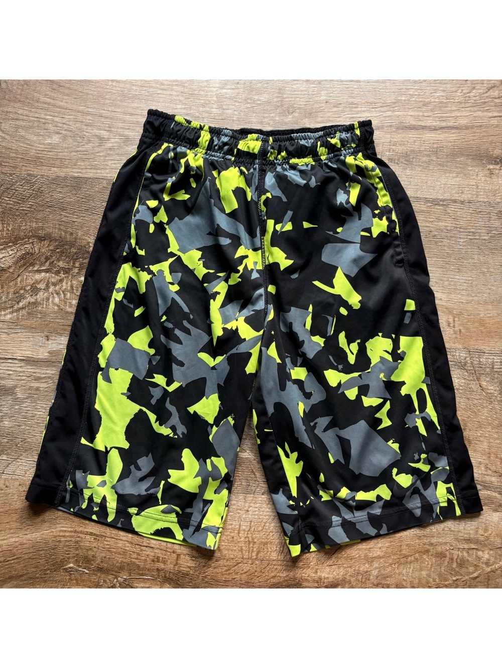 Nike Dri-FIT Boys Athletic Shorts Size Large Black with Neon Yellow and Gray